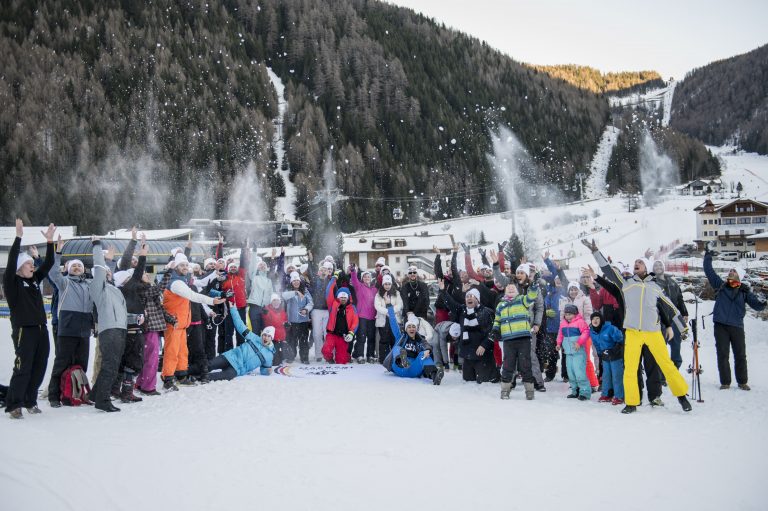 Gruppenfoto_SkiWeek19